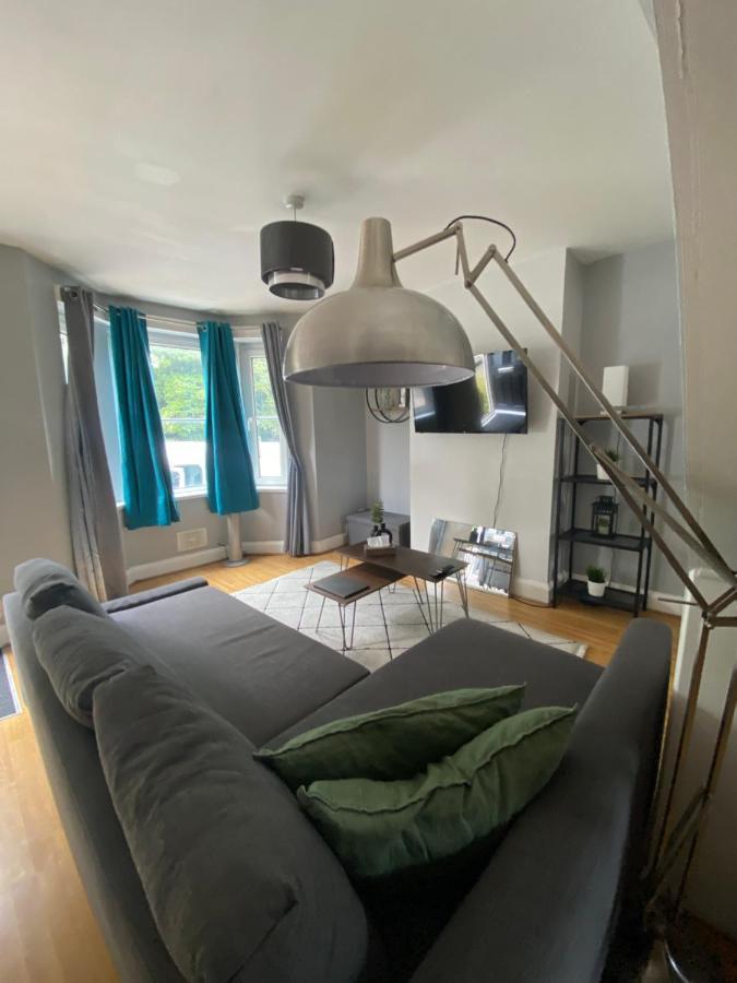 Medway Getaway - 3 Bed Home With Luxury Bathroom Chatham  Eksteriør bilde