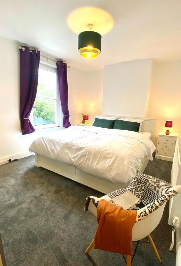 Medway Getaway - 3 Bed Home With Luxury Bathroom Chatham  Eksteriør bilde