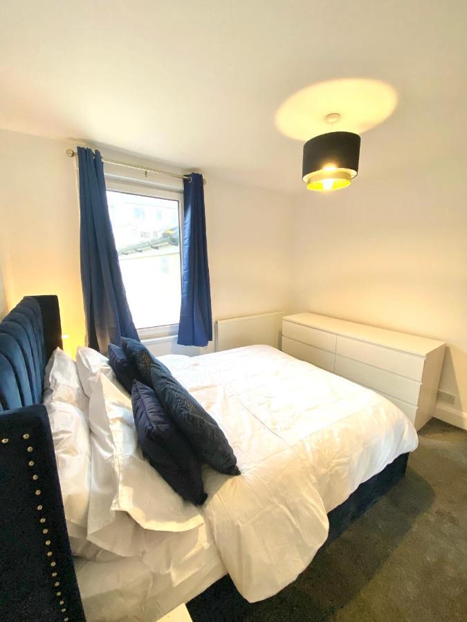 Medway Getaway - 3 Bed Home With Luxury Bathroom Chatham  Eksteriør bilde