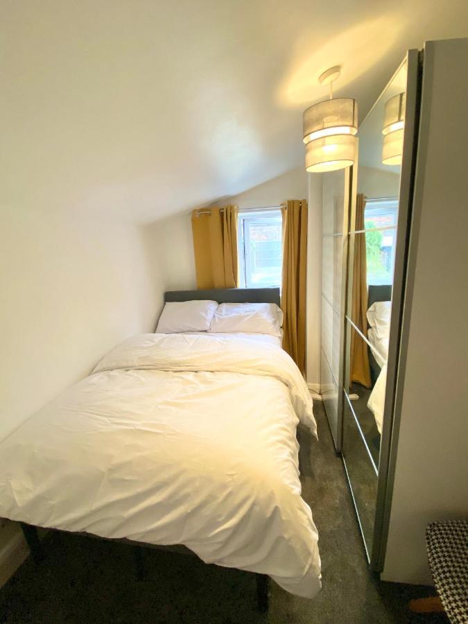 Medway Getaway - 3 Bed Home With Luxury Bathroom Chatham  Eksteriør bilde