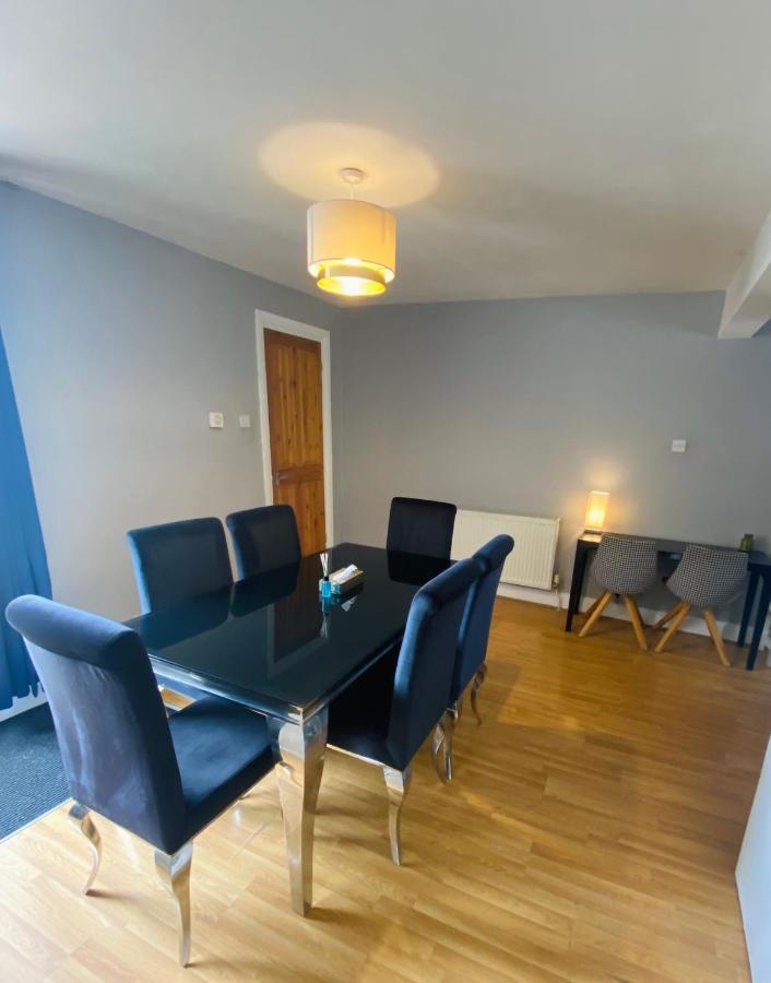 Medway Getaway - 3 Bed Home With Luxury Bathroom Chatham  Eksteriør bilde