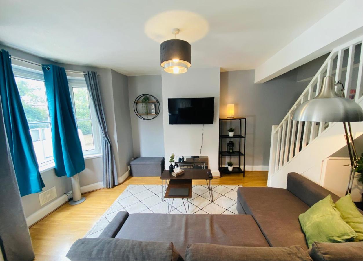 Medway Getaway - 3 Bed Home With Luxury Bathroom Chatham  Eksteriør bilde