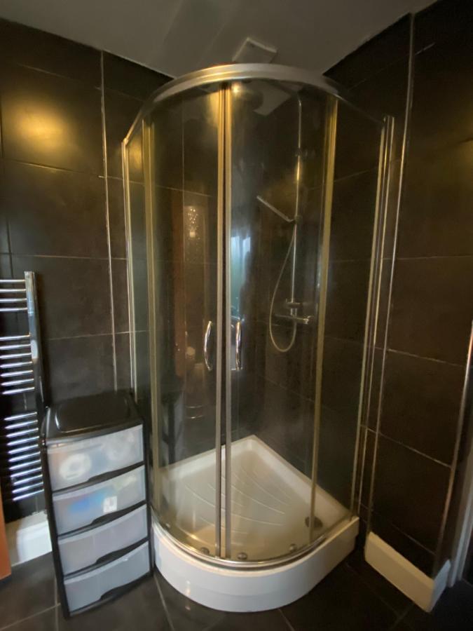 Medway Getaway - 3 Bed Home With Luxury Bathroom Chatham  Eksteriør bilde